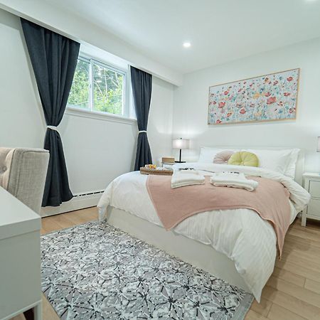 Quiet & Comfortable Double Private Room, Free Parking 토론토 외부 사진