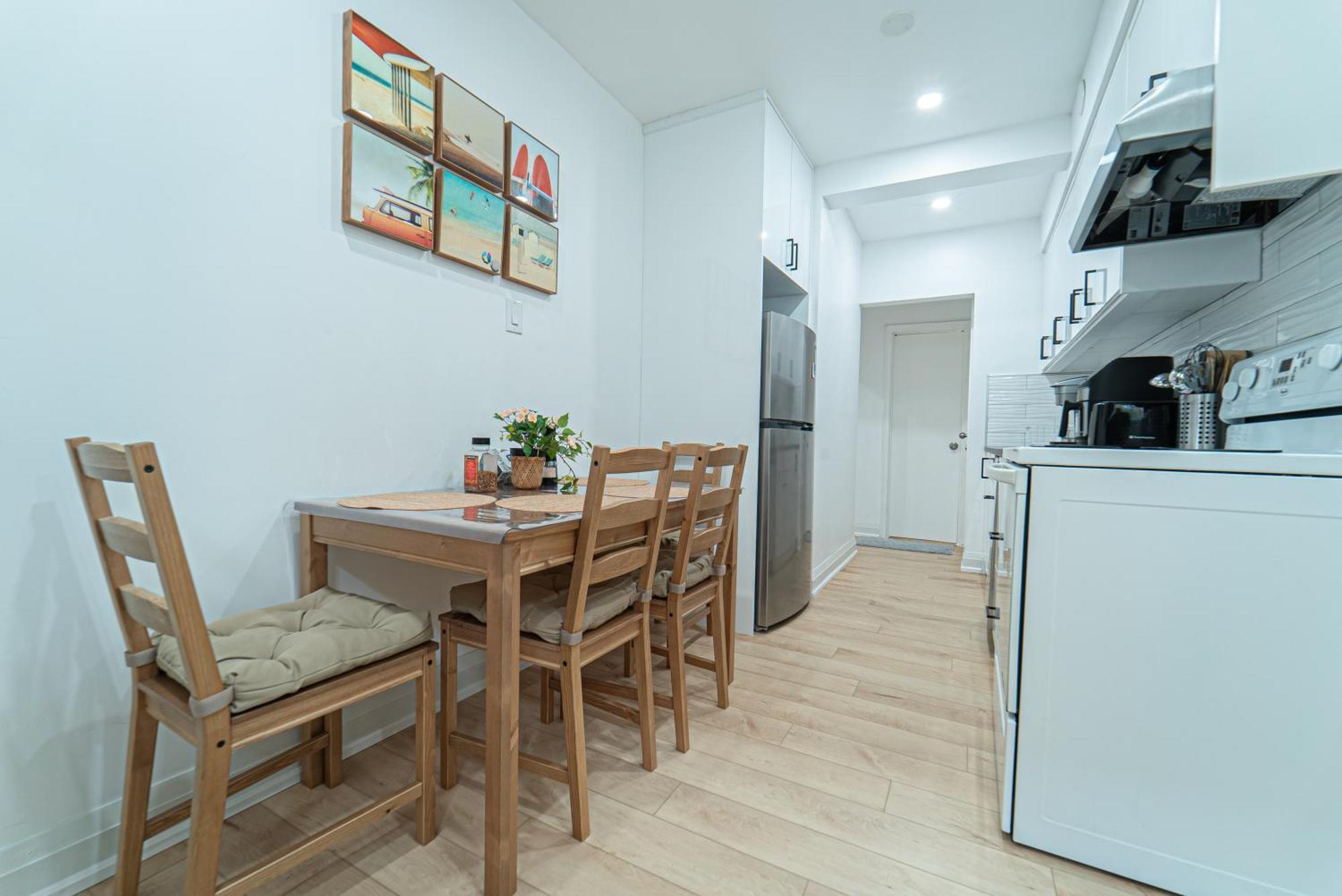 Quiet & Comfortable Double Private Room, Free Parking 토론토 외부 사진