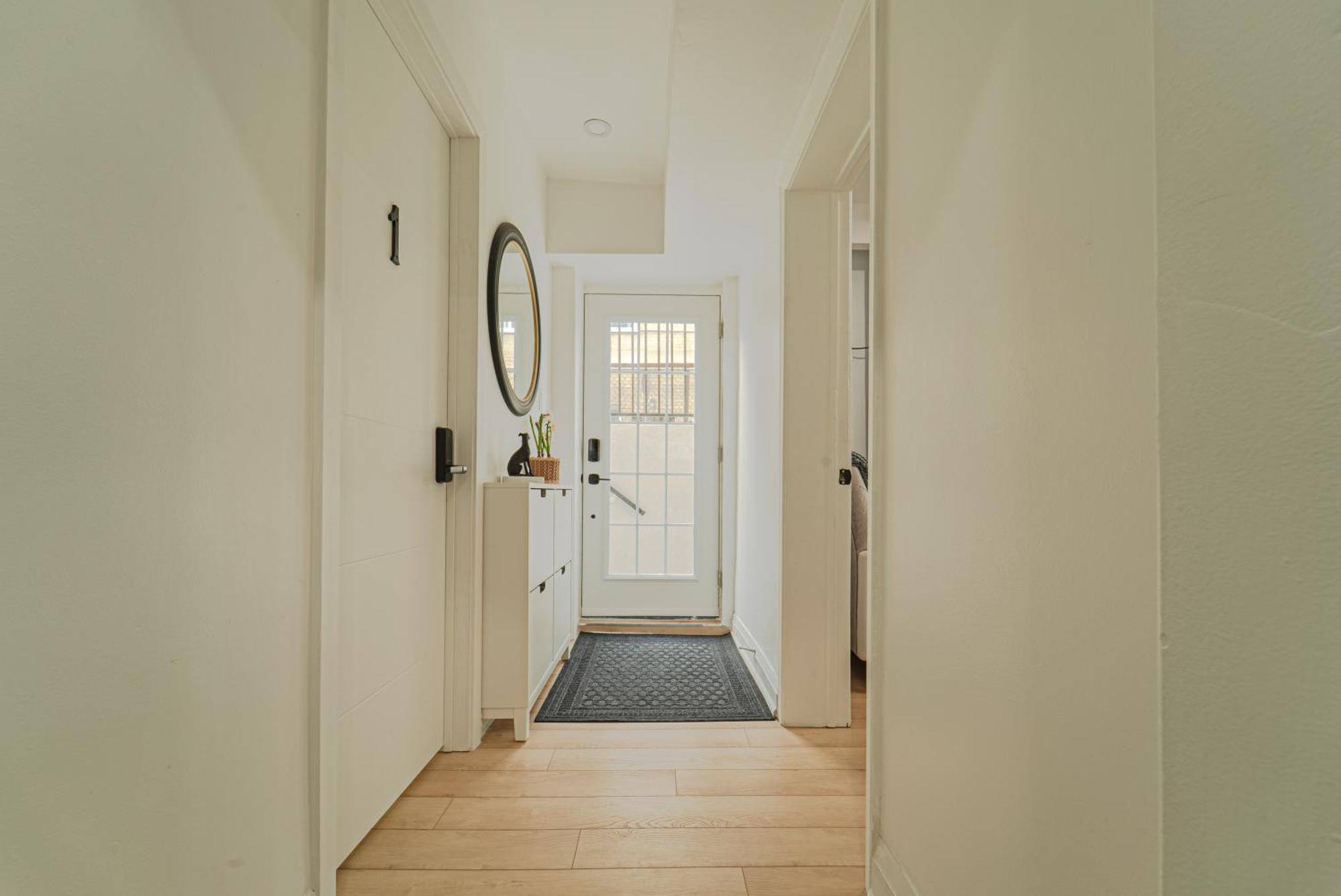 Quiet & Comfortable Double Private Room, Free Parking 토론토 외부 사진